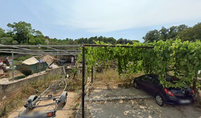 Grandma Jaka Parking