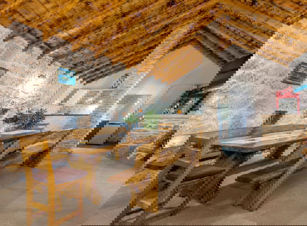 Vila stari dvori Unešić