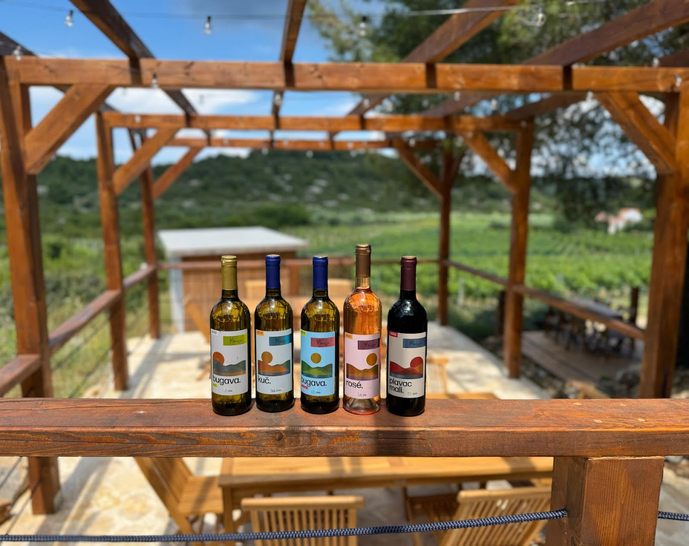 Monissa Vinoteka - Wine Shop