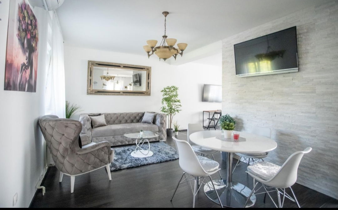 Diamond Palace Apartment