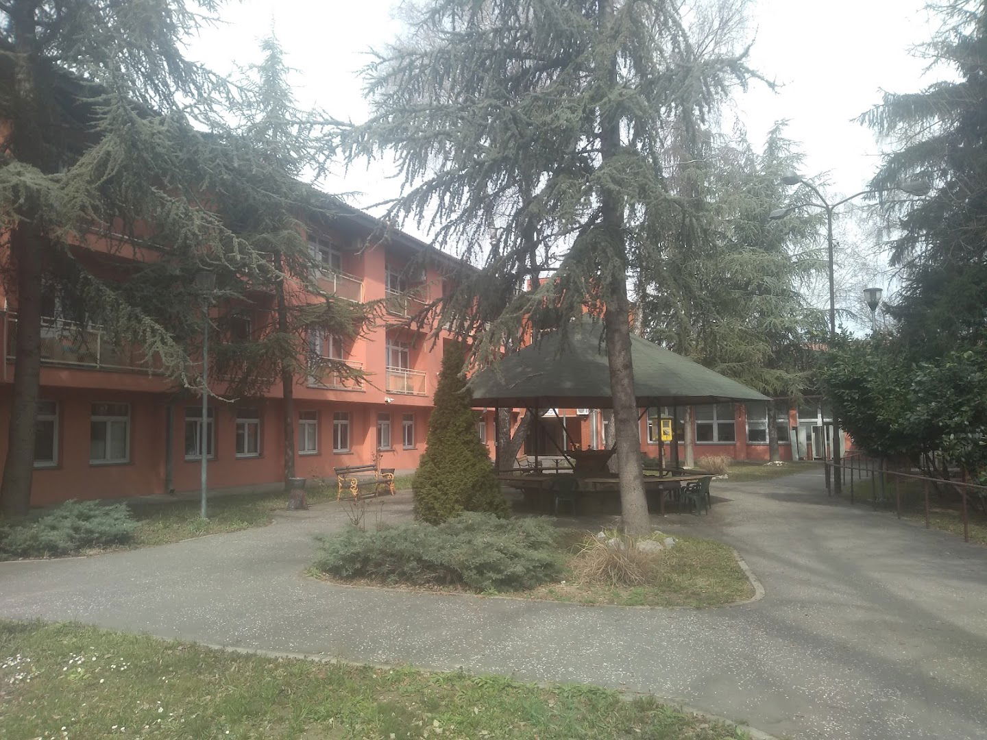 Дом за одрасла инвалидна лица