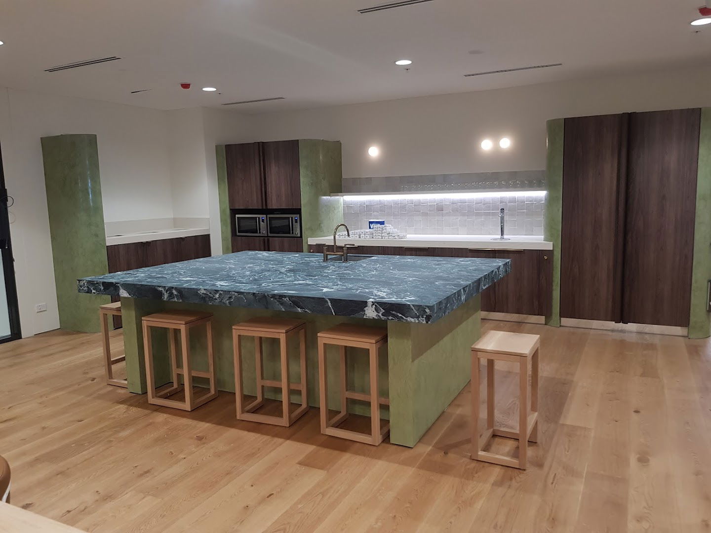 Sur caffe bar "PICASSO"