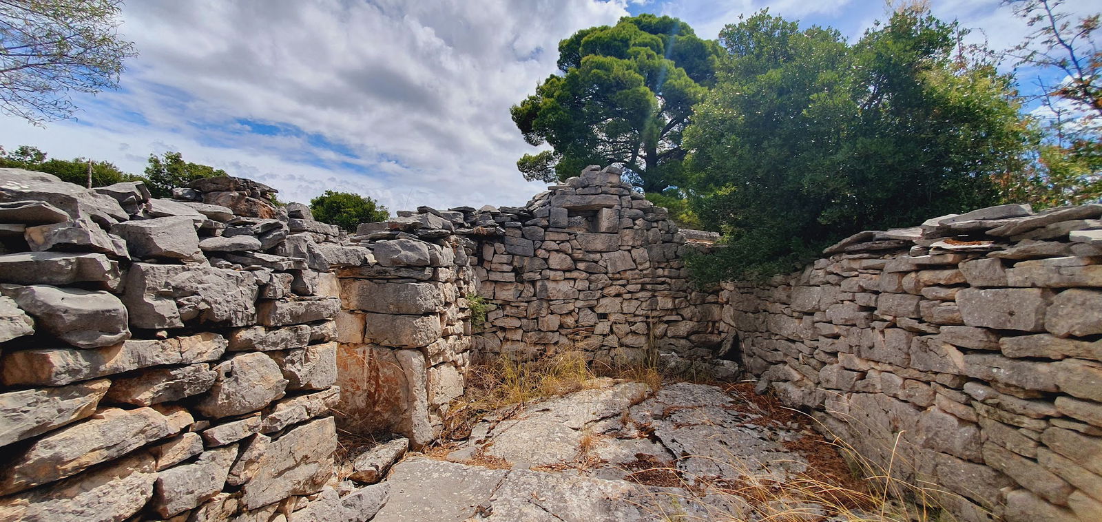 Čukini Dvori, Supljak