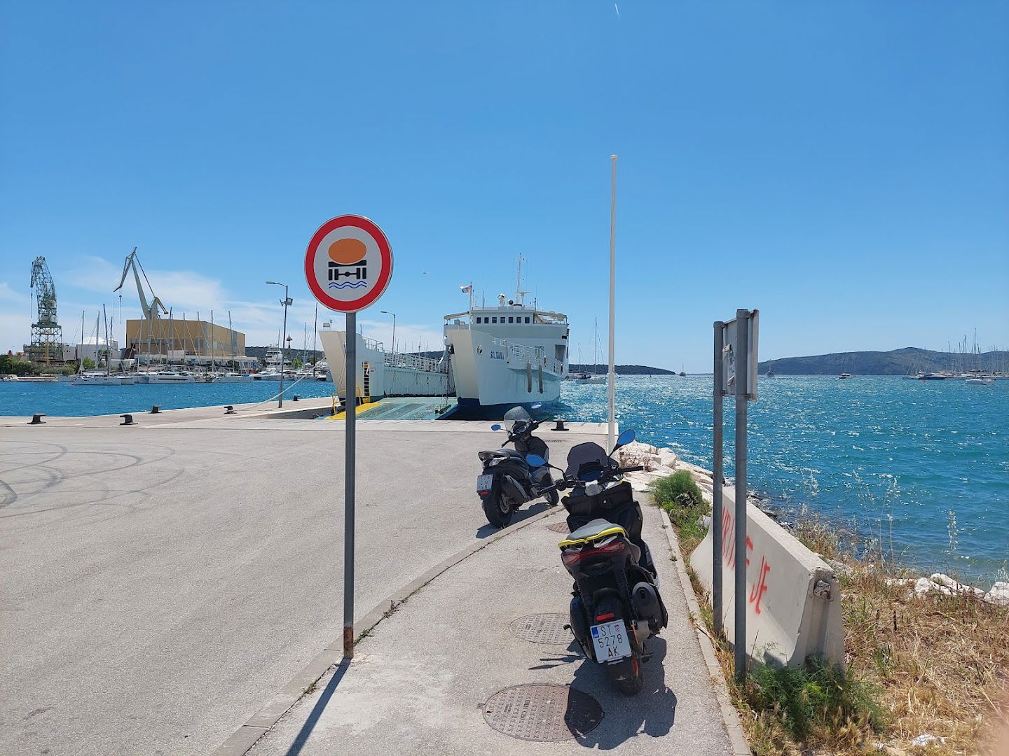 Jadrolinia ferry to Drvenik Vaili & Meli 2025