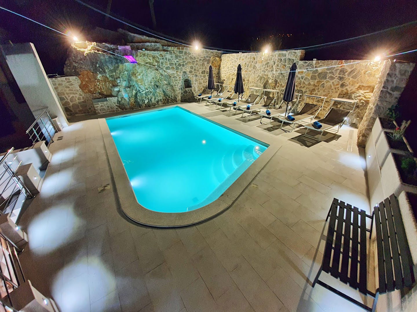 Ivan Penthouse by the river with swimming pool