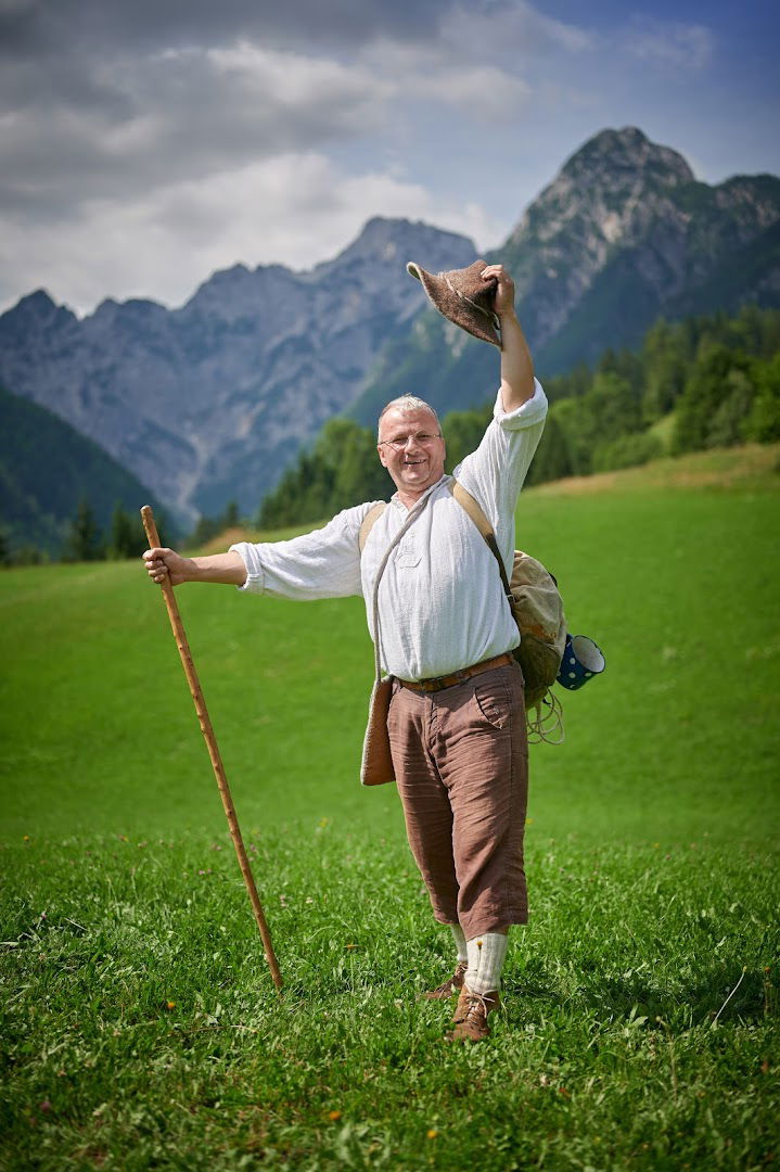 Lokalna turistična vodenja in animacija, Jernej Slapnik s.p.