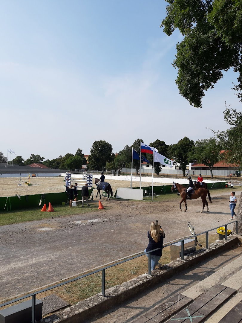 Kobilarna Lipica - Hipodrom