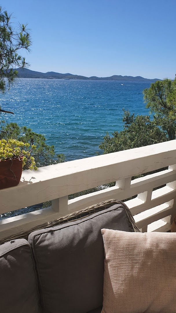 SeaFront Beach Apartment - DIRECTLY AT THE BEACH