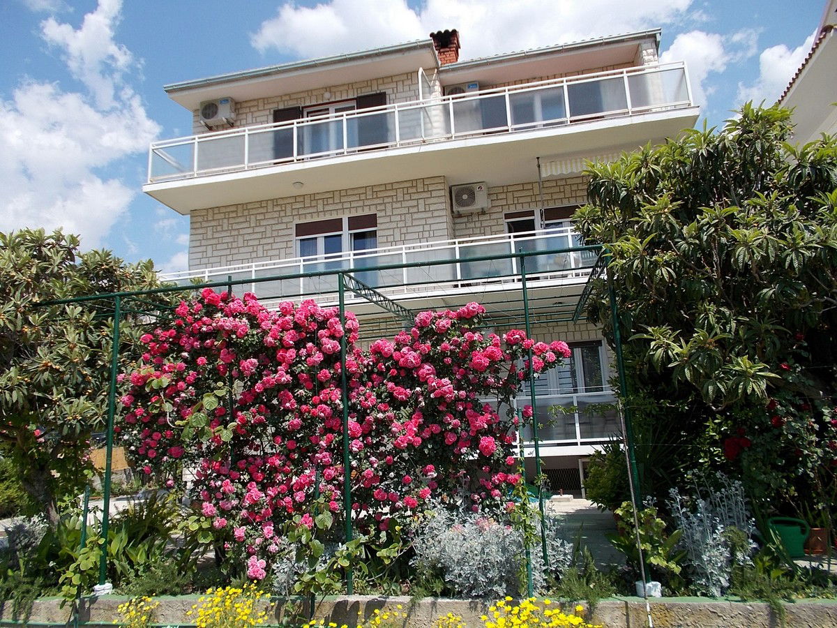 Apartments Miroslav Vojnović