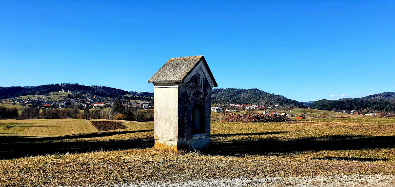 Štirinajst kapelic križevega pota