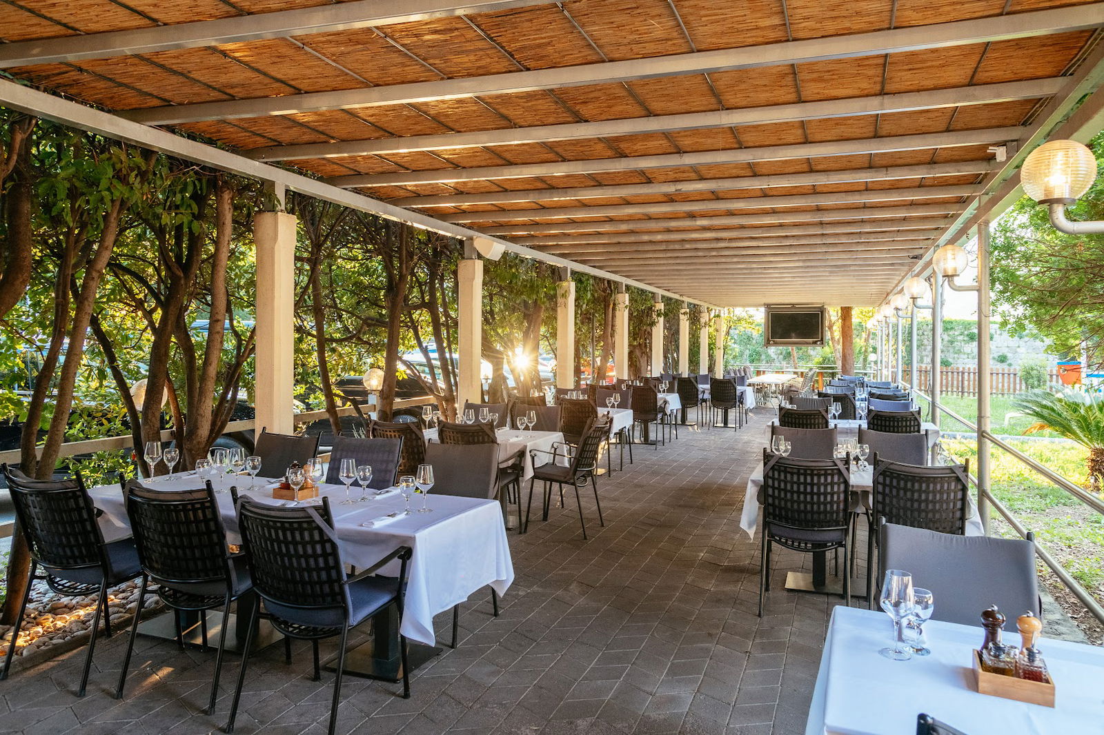Azzurro Restaurant