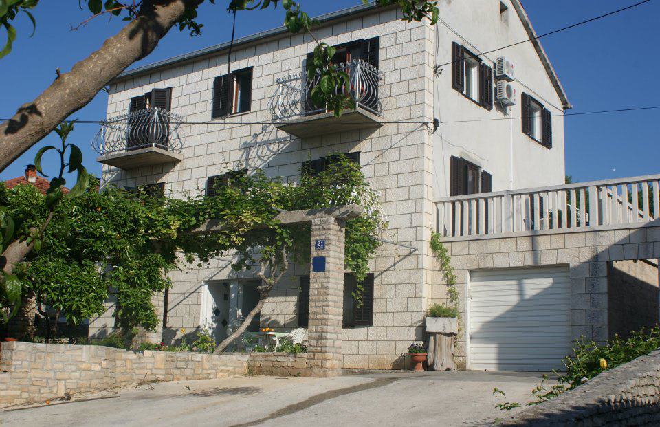 Apartmani Jelka Sutivan