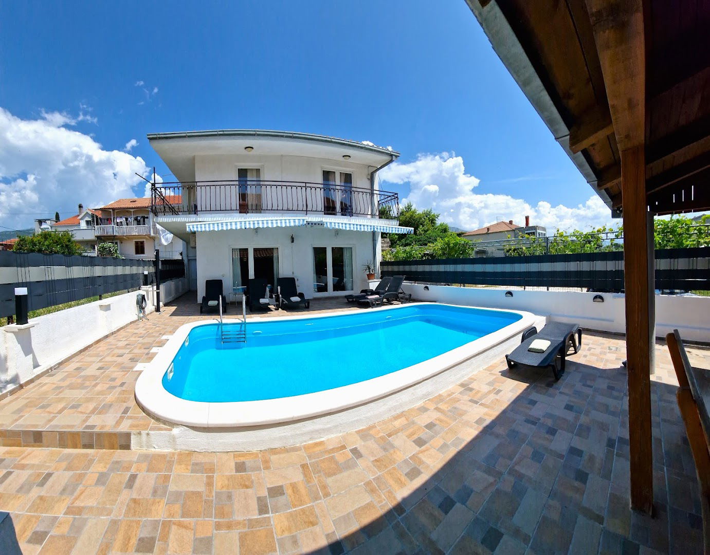 Bella Ciao holiday house