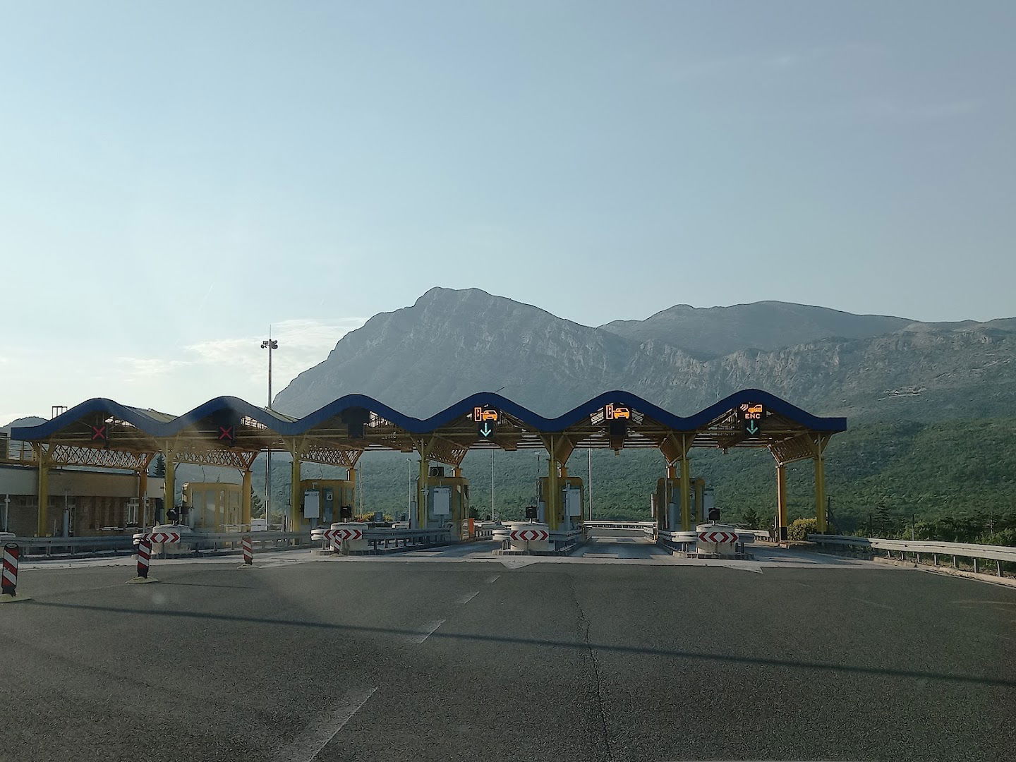 Naplatna postaja Ravča