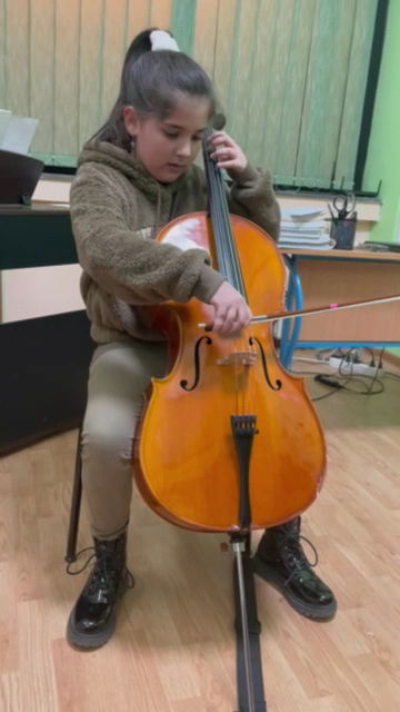 Основна музичка школа "Нeвeнa Пoпoвић"