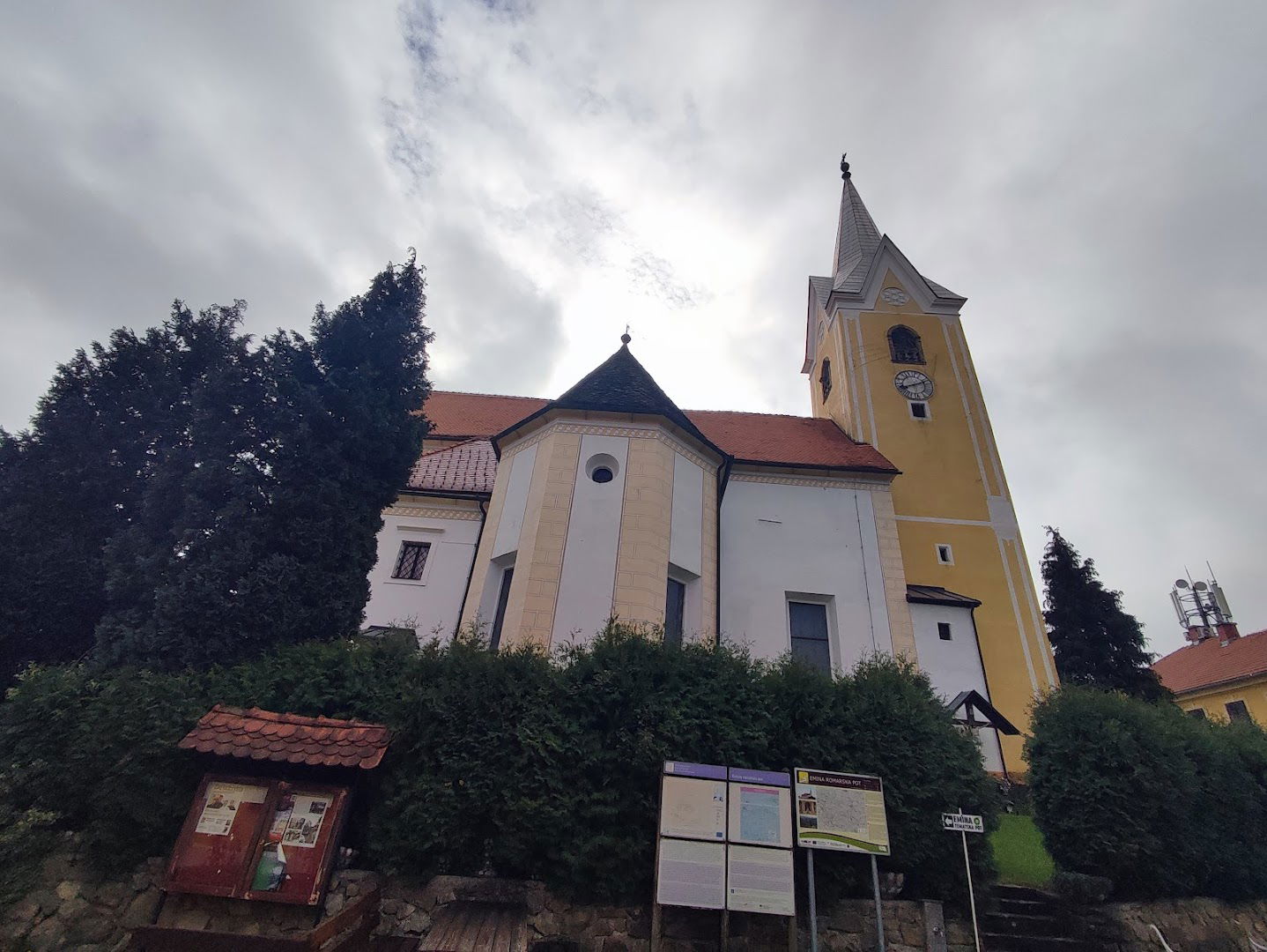 Župnijska cerkev sv. Eme Krške