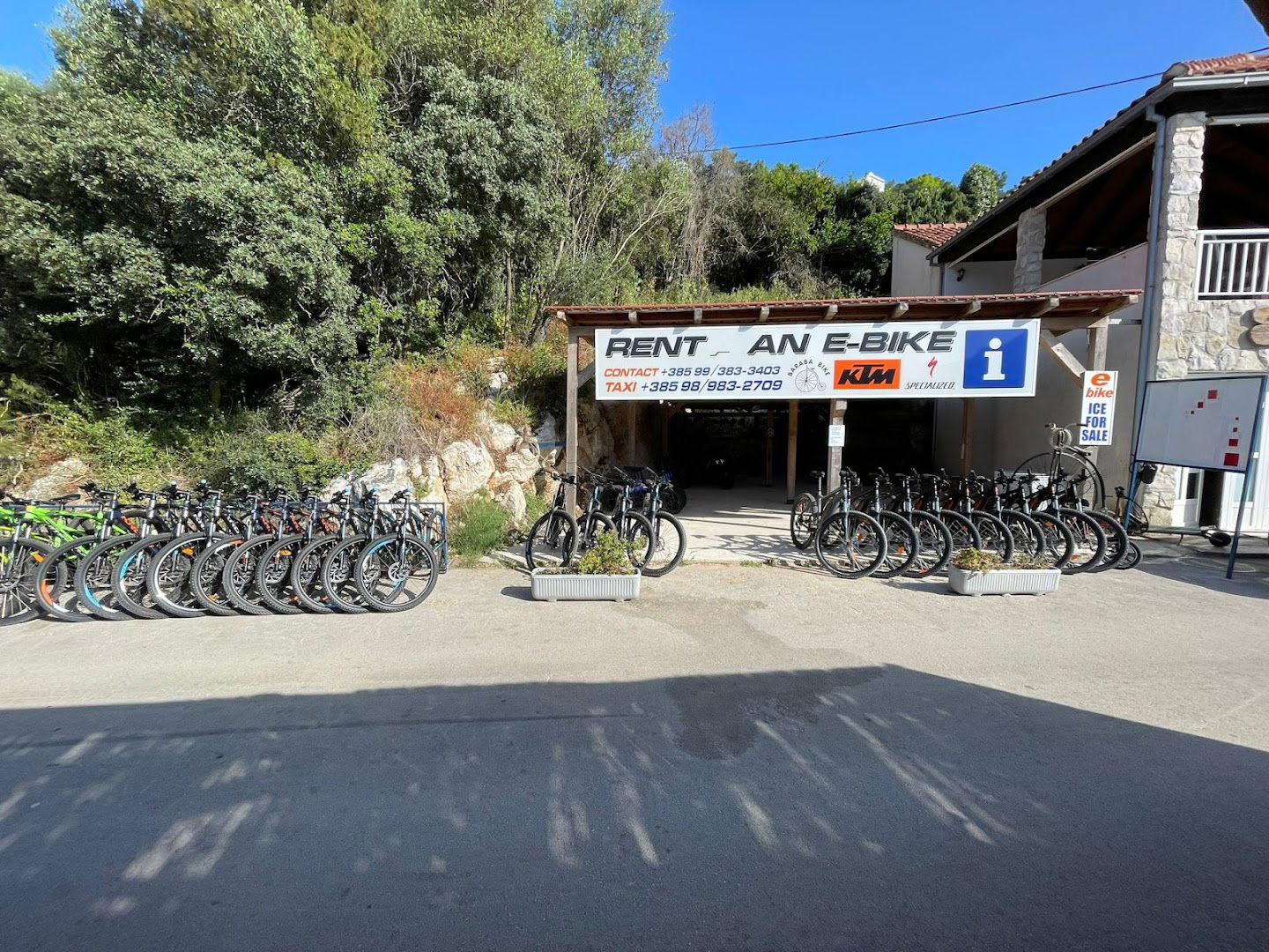 Rent a bike E BIKE Mljet, Polače - Baraba
