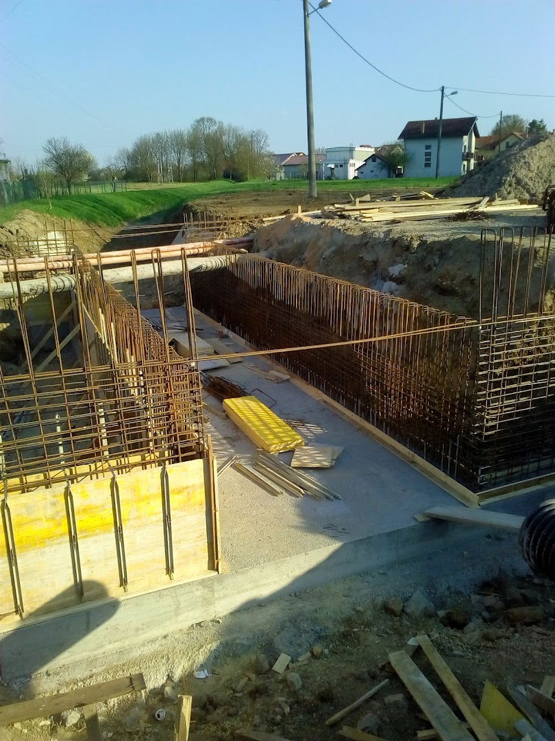 Brez.- pod kestenima