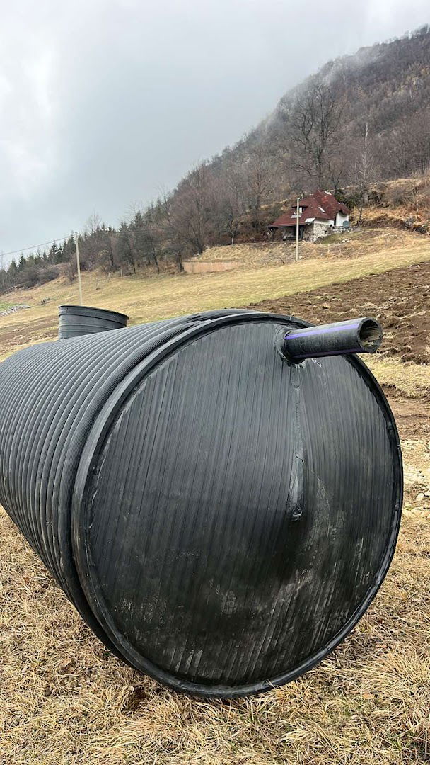 JADAR PLAST - Plasticne kace, plasticni rezervoari, cisterne, pontoni i cevi Osečina