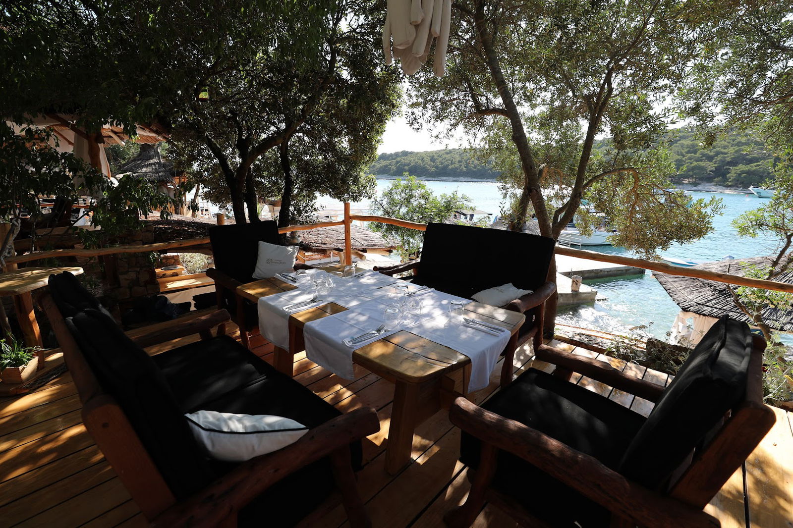 Laganini Lounge bar & Fish house