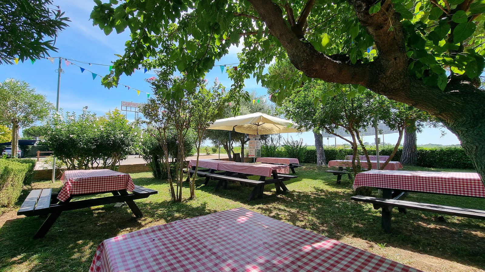 Costa Brava Grill Garden