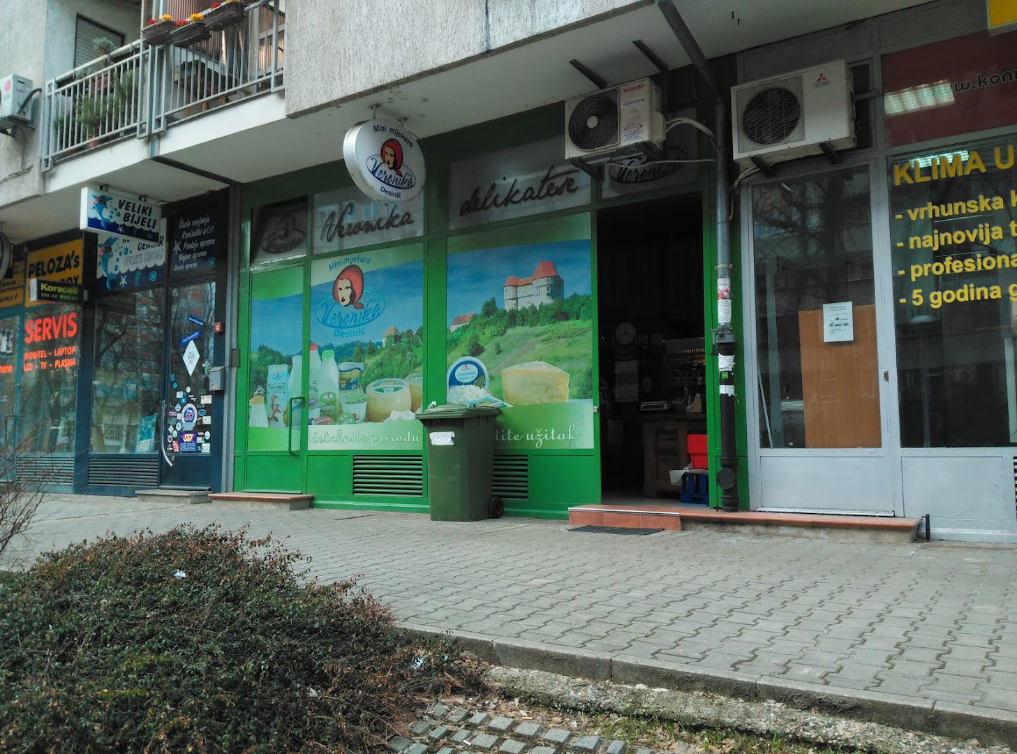 Veronika delikatese Srednjaci