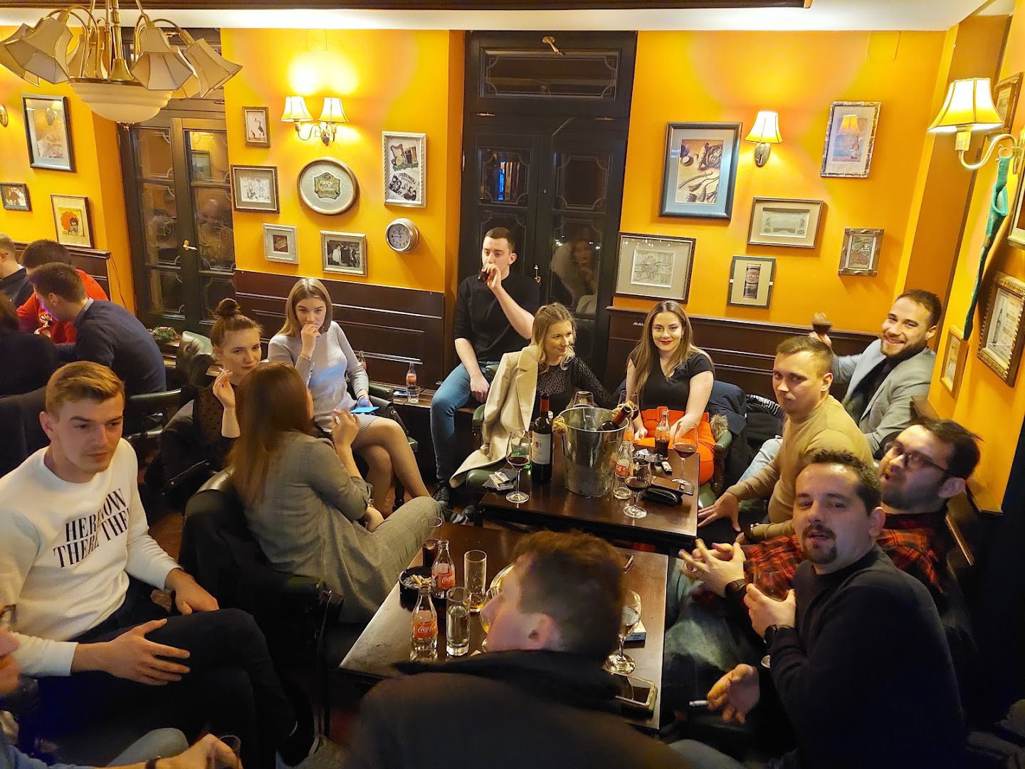 Caffe -bar Relax - pub, vl. Marija Strugar-Marković