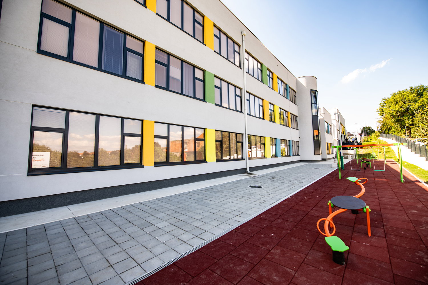 Osnovna Škola "Nikola Tesla" Leštane