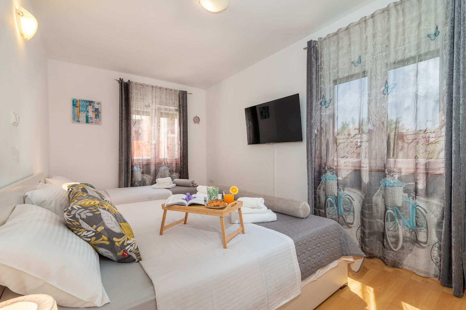 Modern apartments near the sea-Miše