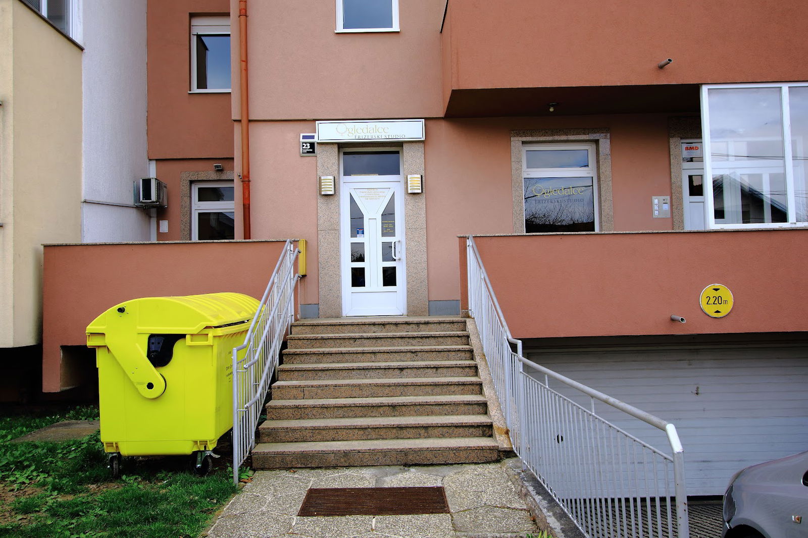 Frizerski salon "Ogledalce"