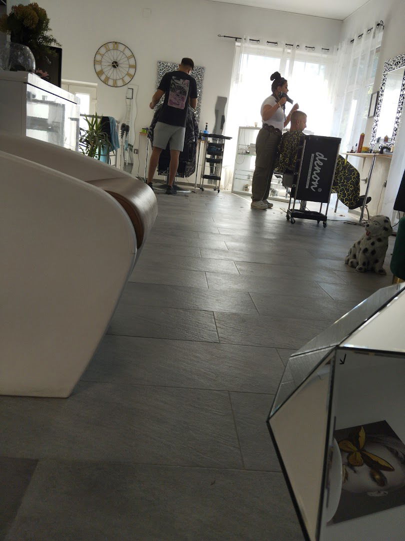 Frizerski salon Crinis