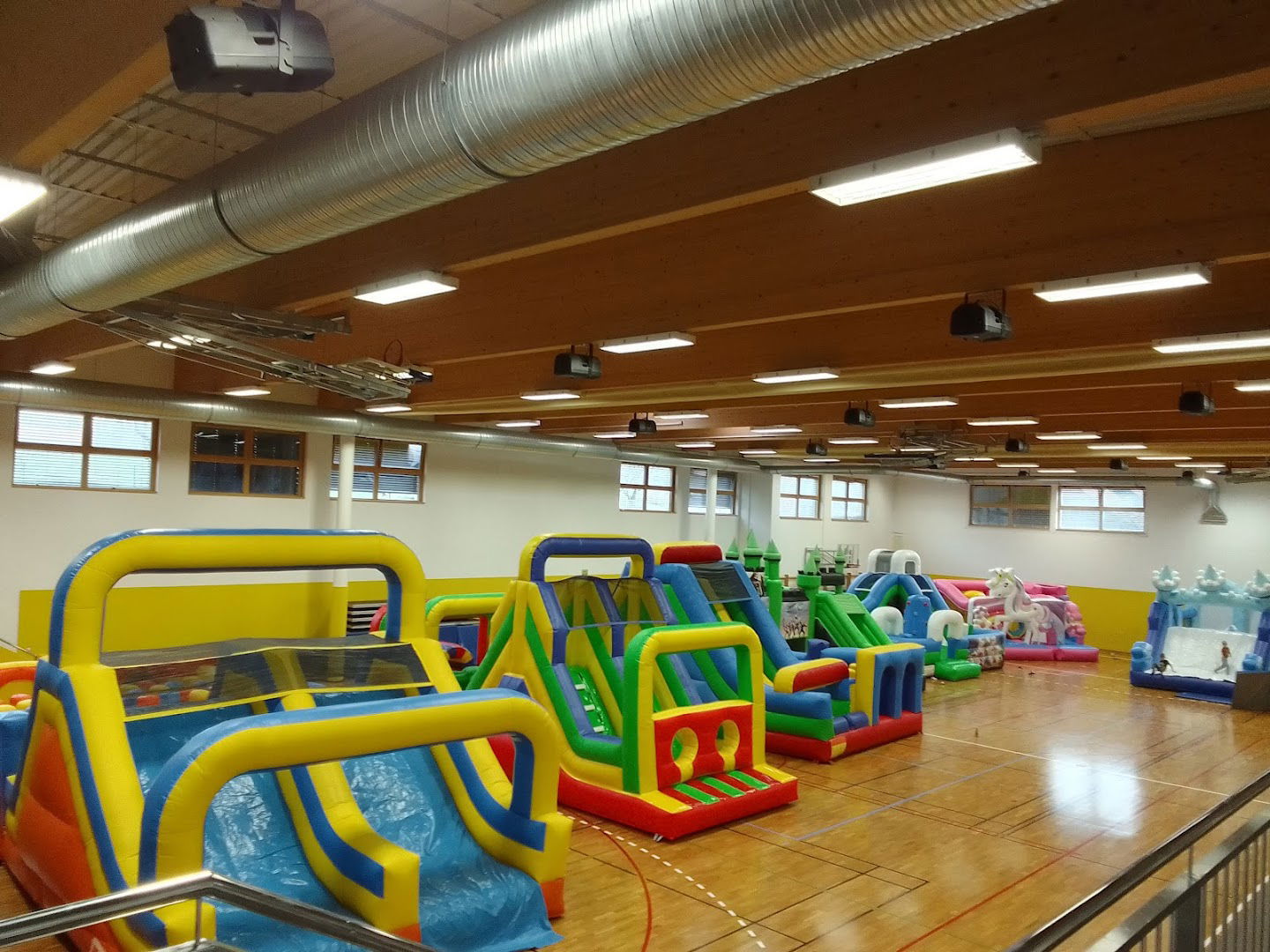 Napihljiva igrala in šotori Rogaška Slatina