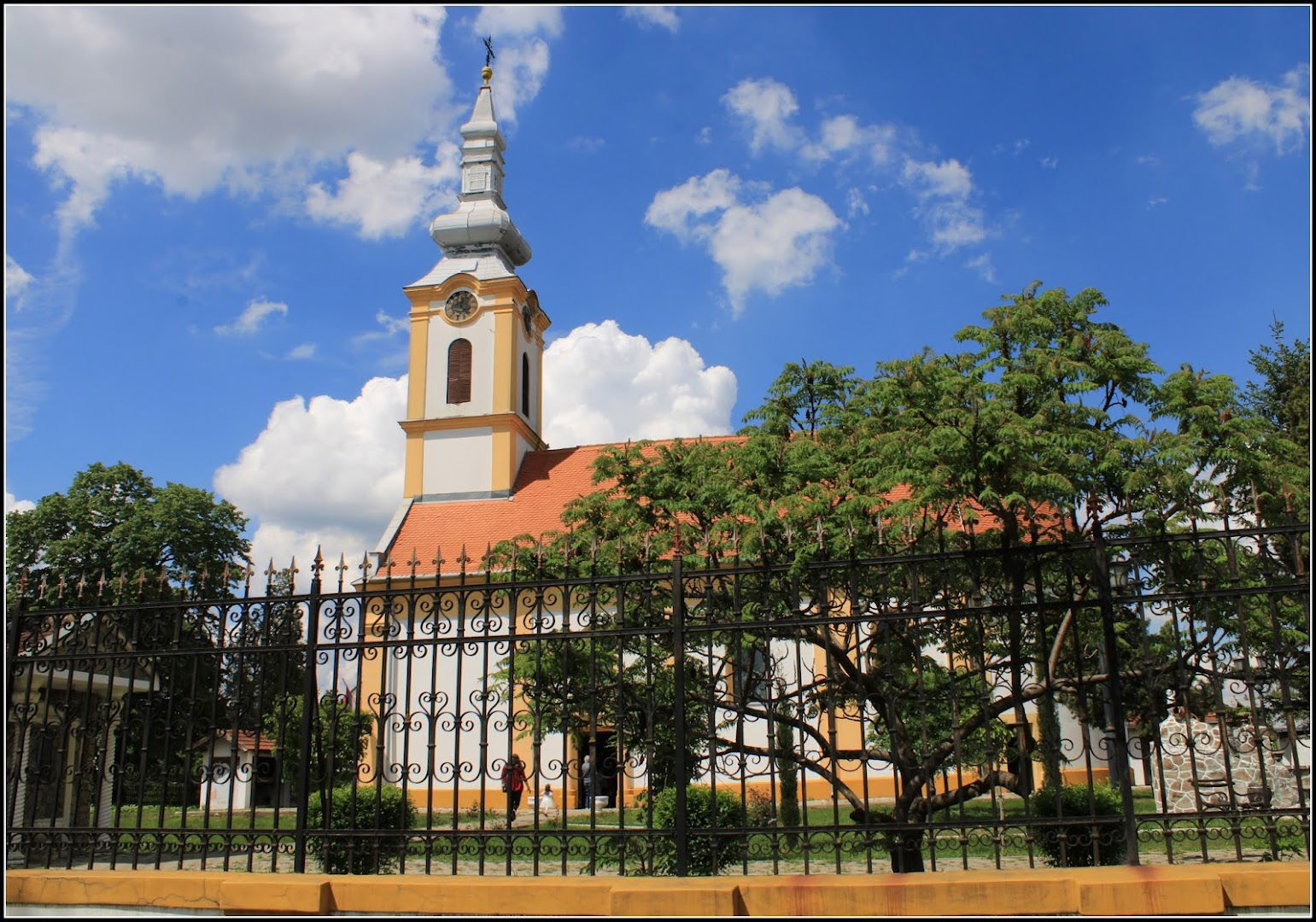 S.P.C.Vavedenje Presvete Bogorodice, Цара Душана, Бешка