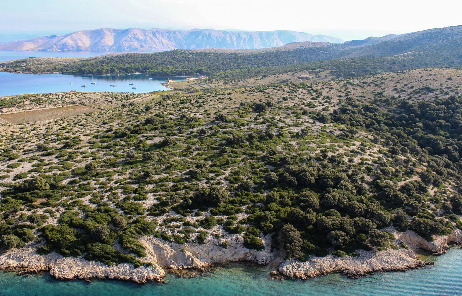 Half Moon Bay (Uvala Malo Jurahno)