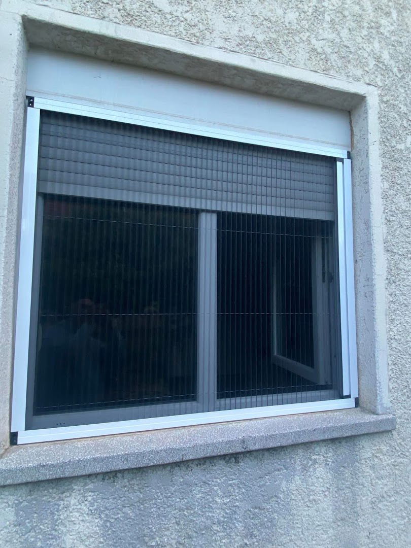 MS mont KOMARNICI I ROLETNE