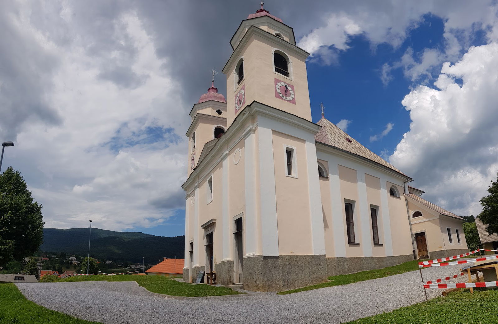 Župnijska cerkev sv. Jožefa