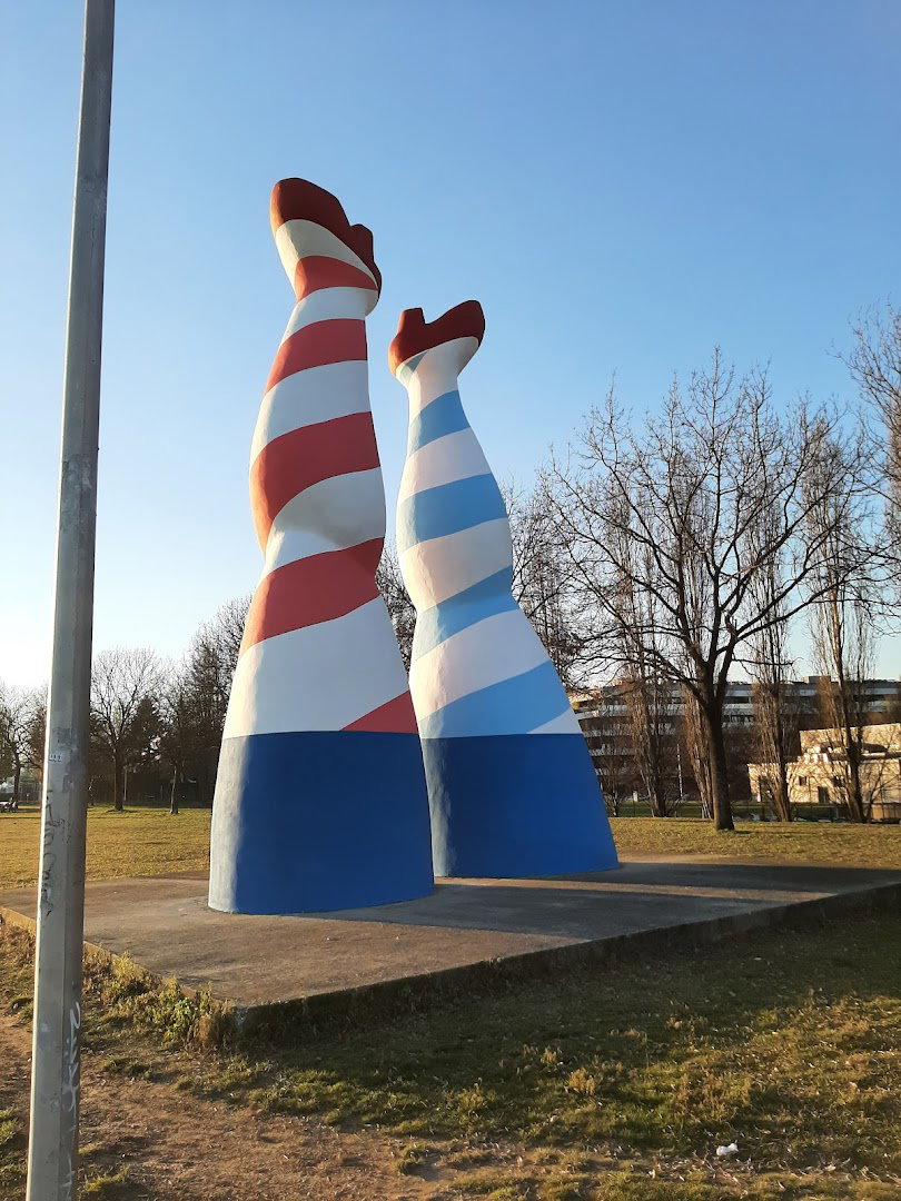 Skulptura "Putokaz" Zvonimira Lončarića