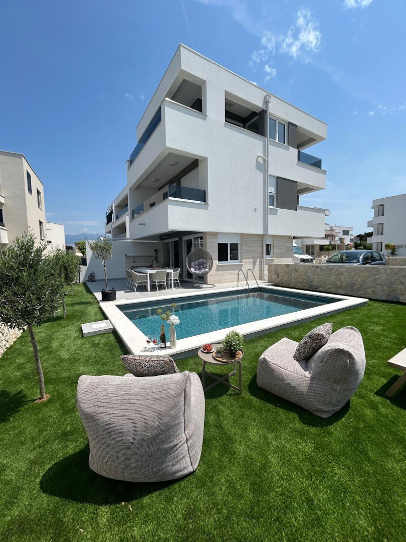 Luxury apartment Black Pearl Beluga with private Pool and Jacuzzi