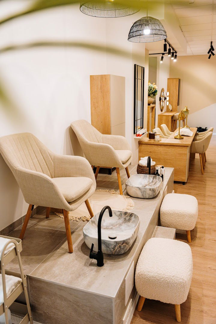 Jolie Beauty Salon - Kérastase Salon