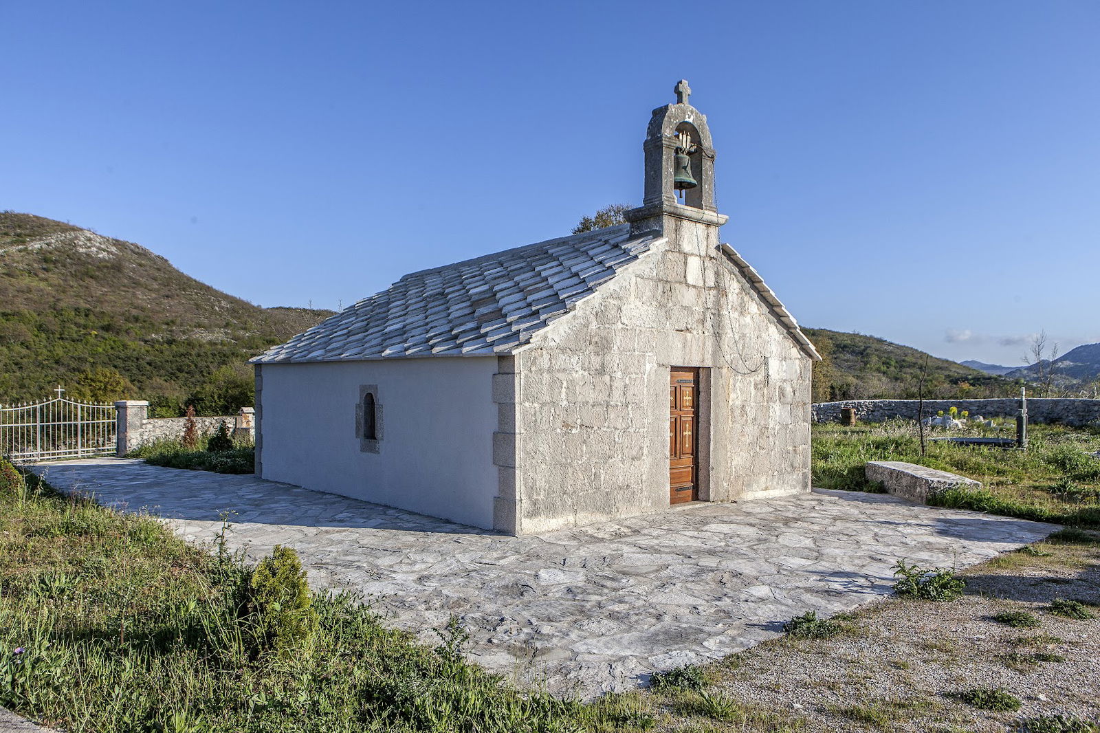 Crkva Sv. Jovana u Mrnjićima