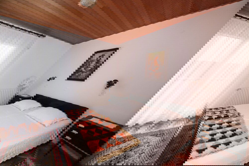 Apartments & Rooms Peranic