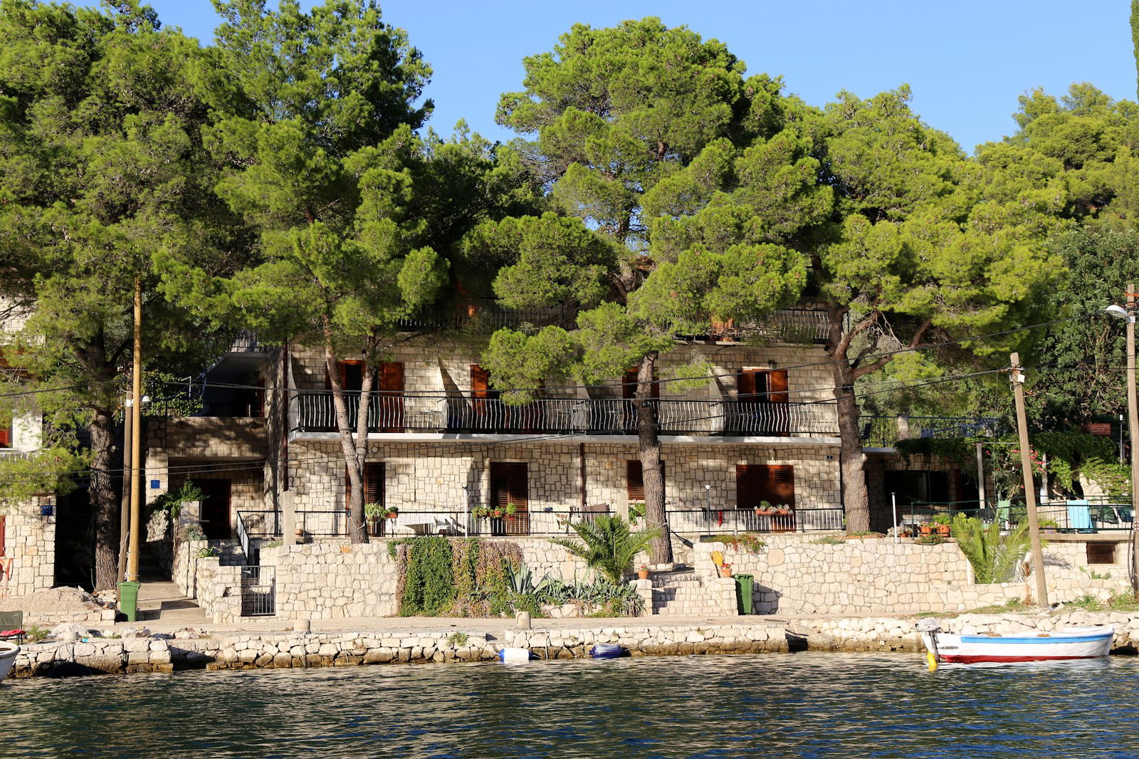 Three Pines Apartments