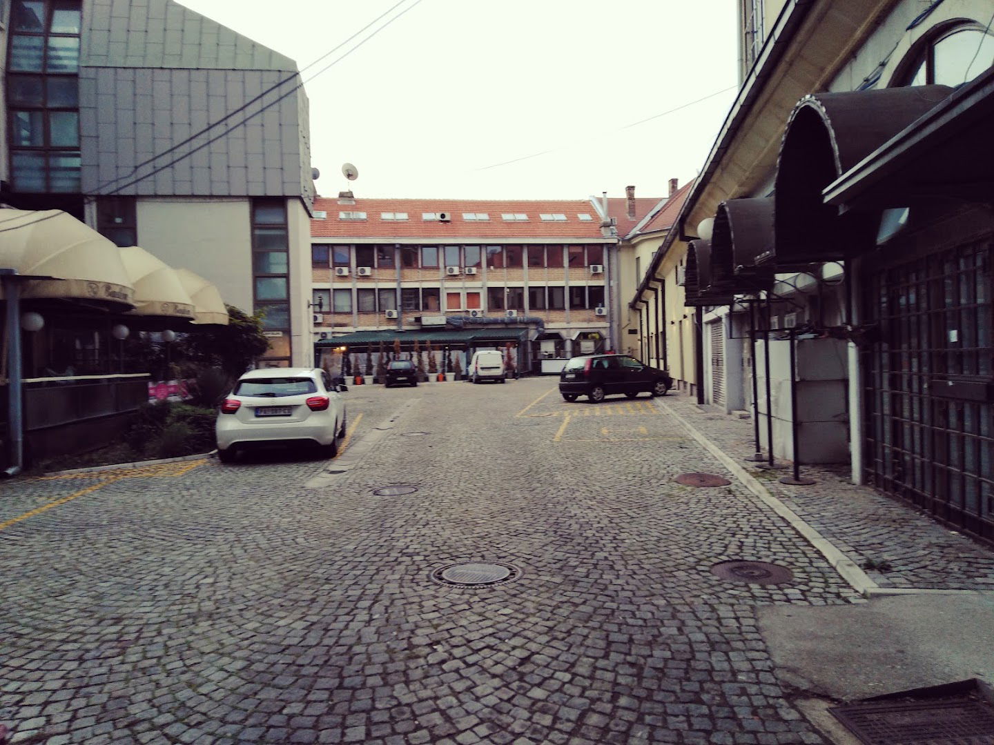 Parking Hotel Grand Hedonist