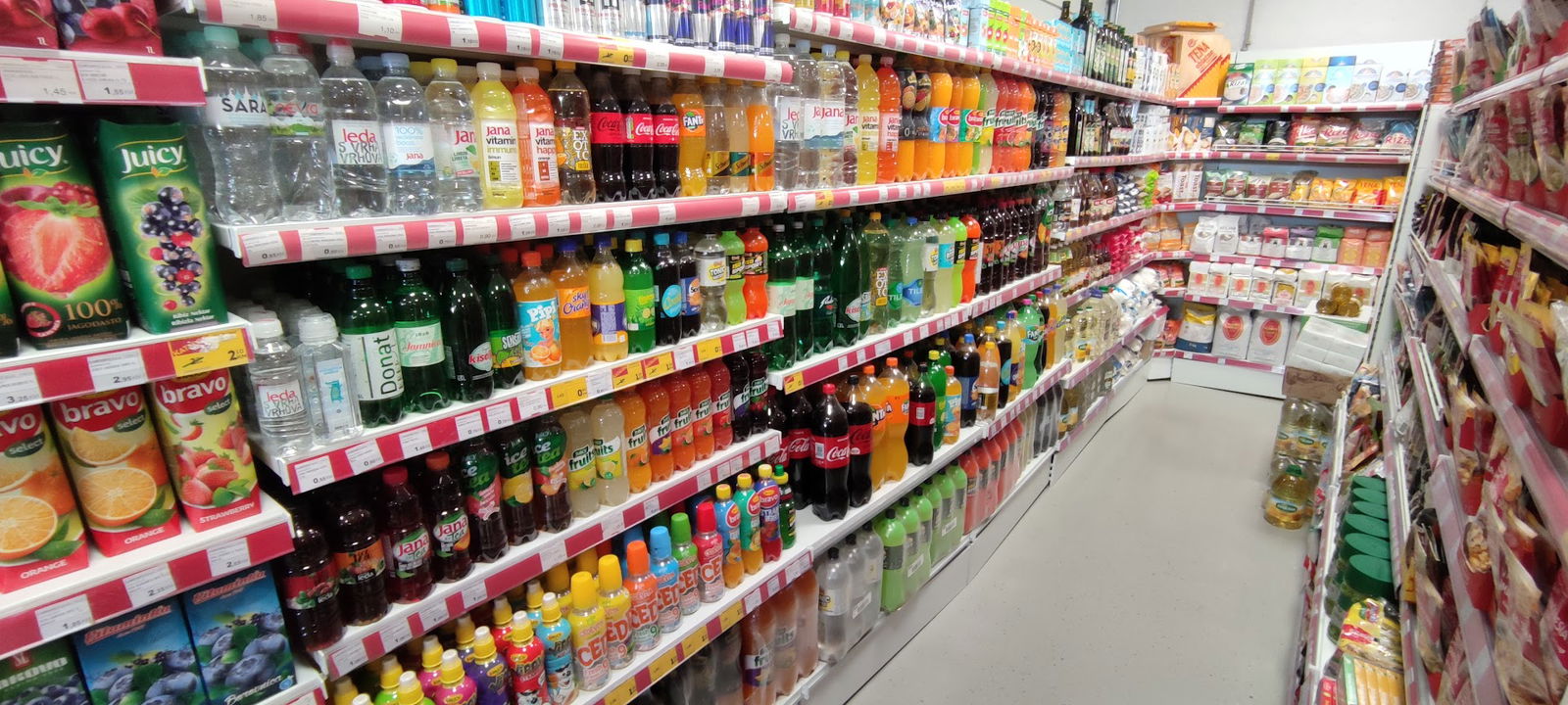 Supermarket 10 Baković