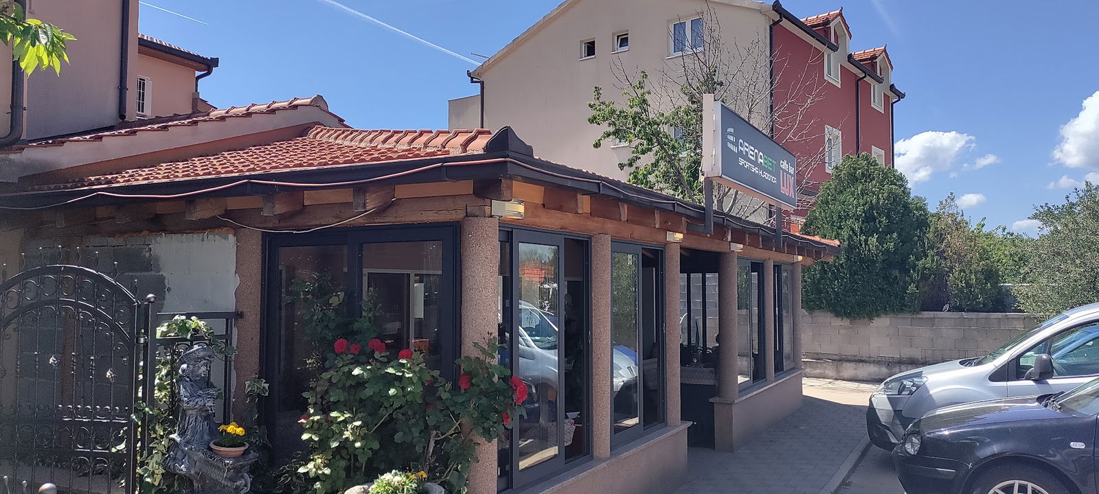 Caffe bar & Fast food Lux