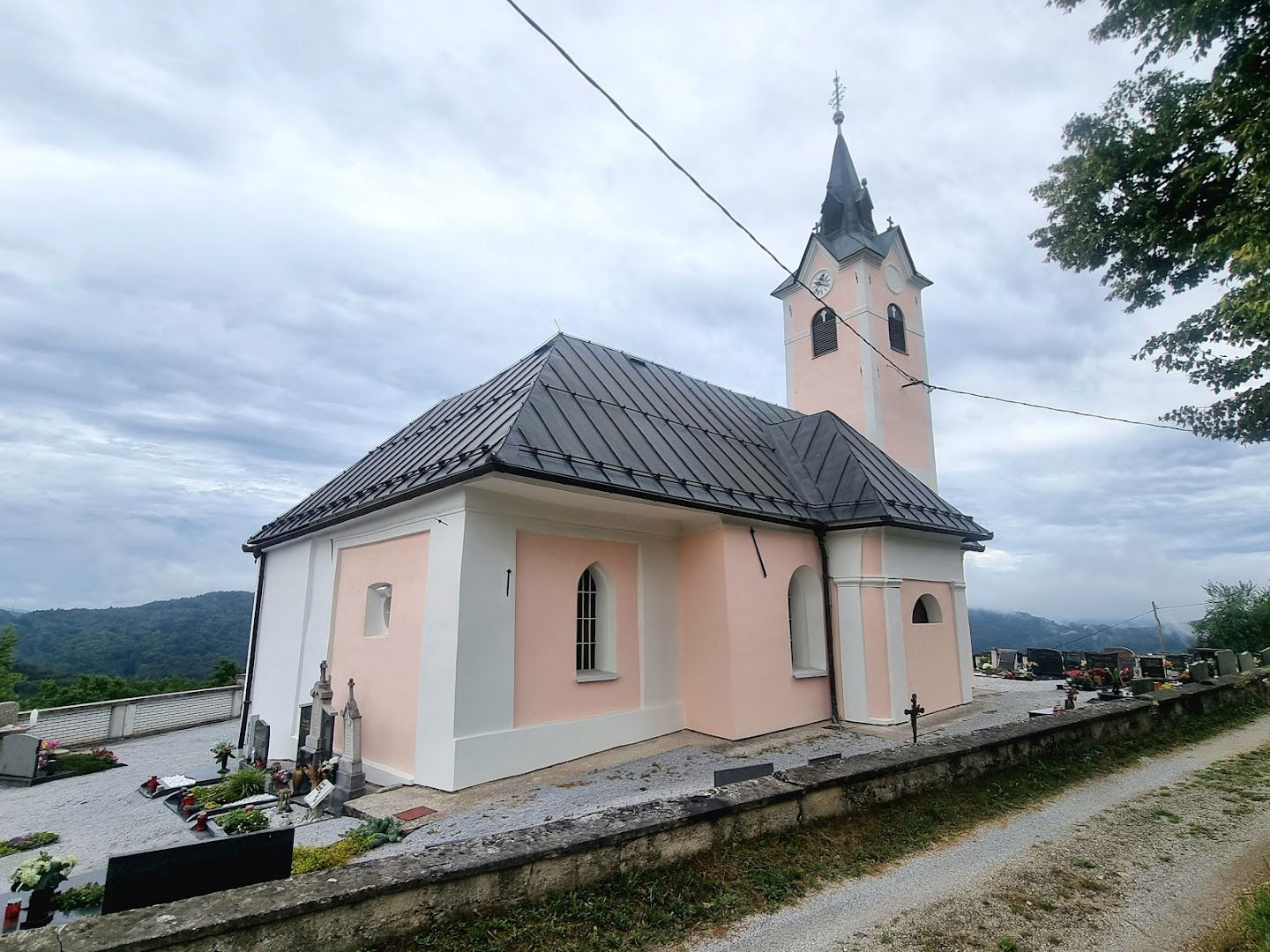 Cerkev sv. Mohorja in Fortunata