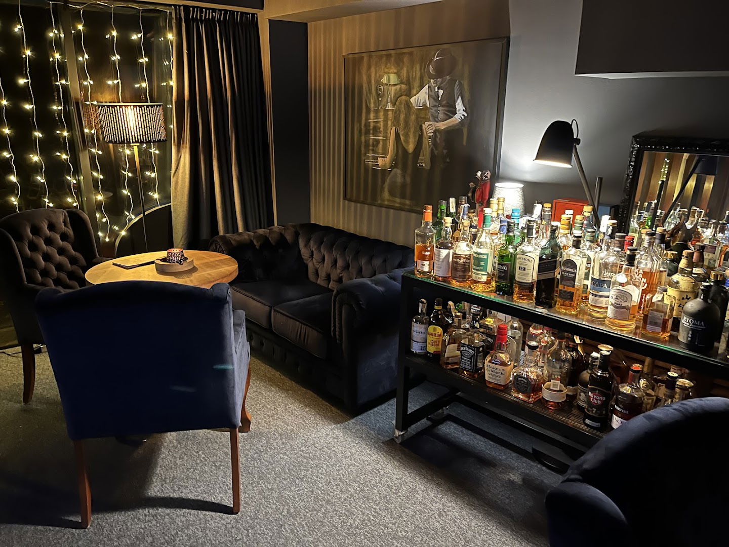 Whiskey bar 1900