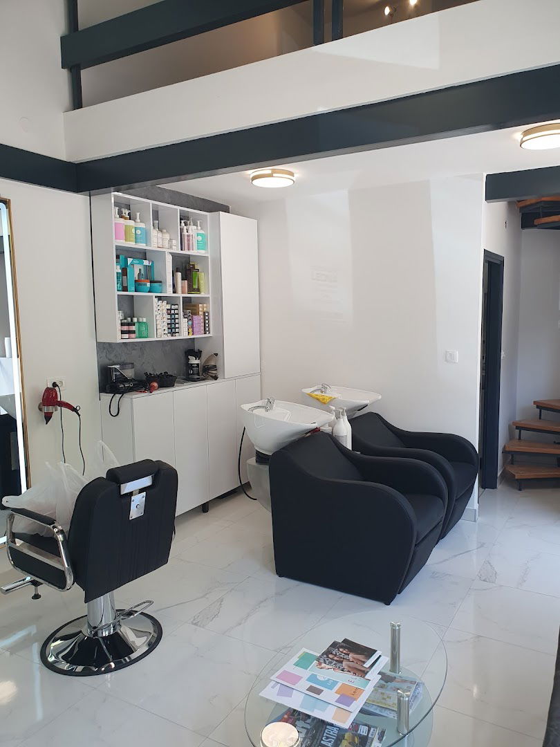 Frizerski salon LEONA