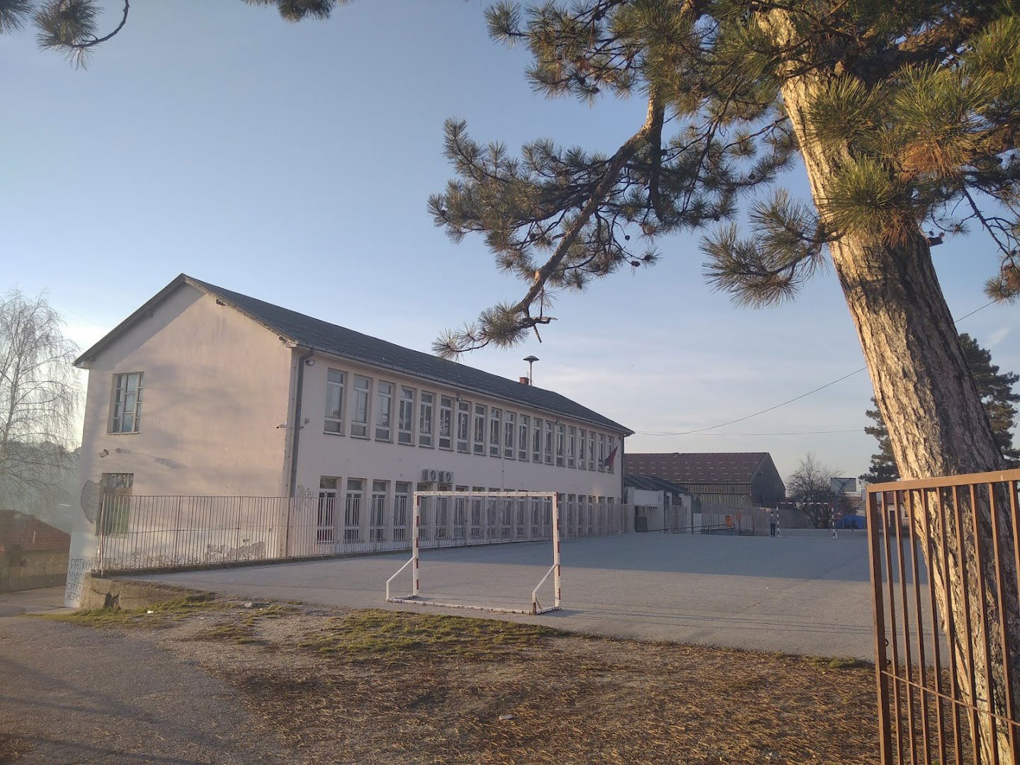 Primary School Dragiša Luković Španac