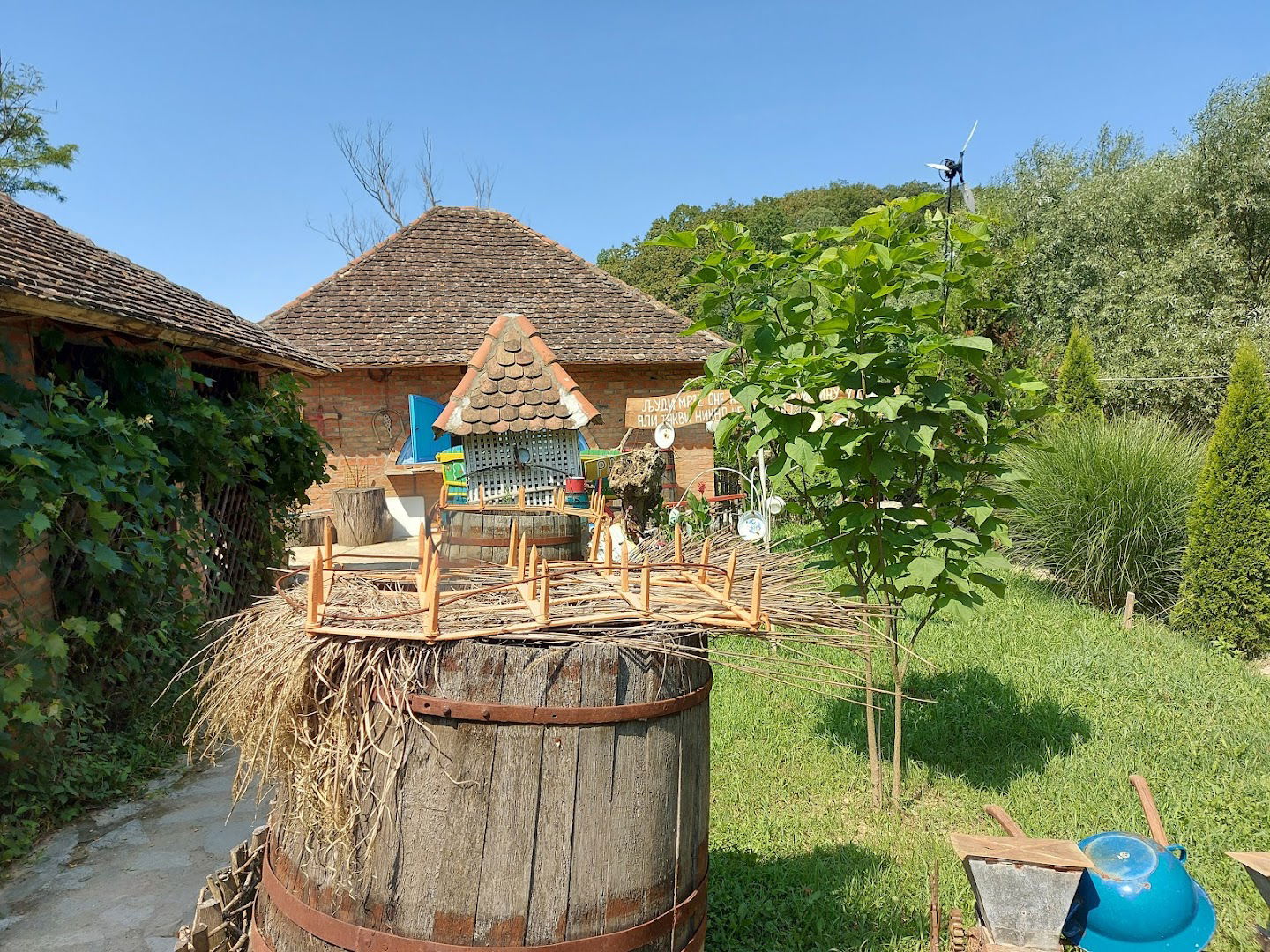 Столов Завичај (етно село)